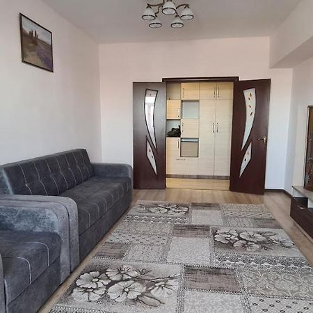 شقة Flat In Central بيشكيك المظهر الخارجي الصورة